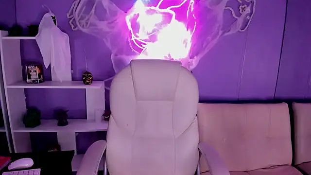 Camiila Osorio online show from October 2025 05:57:01 PM