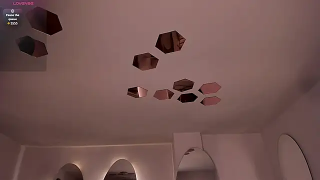 ValeriaVelvet online show from April 2026 12:06:01 PM