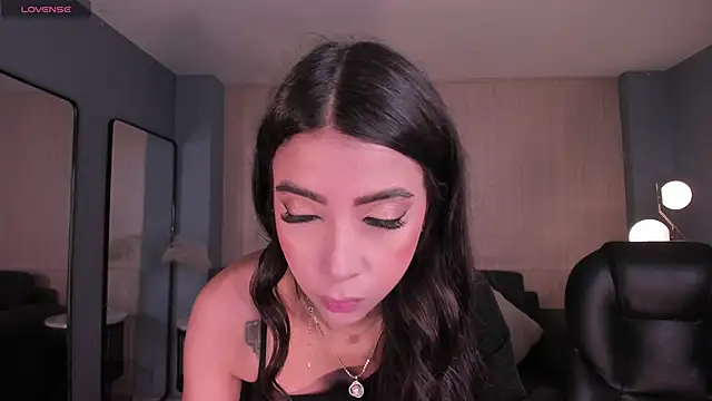 Snapshot of ValeriaVelvet chatting on May 2026 12:10:01 PM ValeriaVelvet online show from May 2026 12:10:01 PM