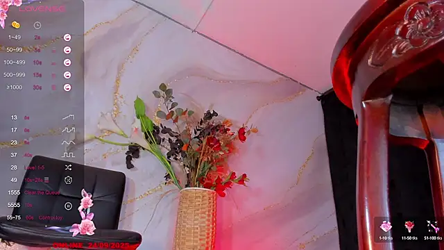 Snapshot of Karla-Ebony chatting on September 2025 01:25:02 PM Karla-Ebony online show from September 2025 01:25:02 PM