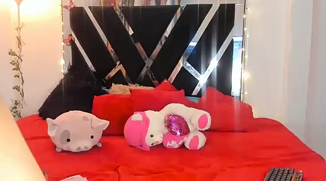 Charllote23 online show from January 2025 11:43:02 PM