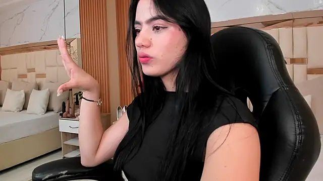 ariel jonees online show from October 2025 10:17:01 PM