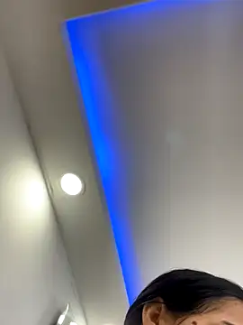 ariel jonees online show from November 2025 02:45:02 AM