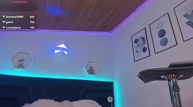 Snapshot of _gia_rose chatting on January 2025 09:37:01 PM gia rose online show from January 2025 09:37:01 PM