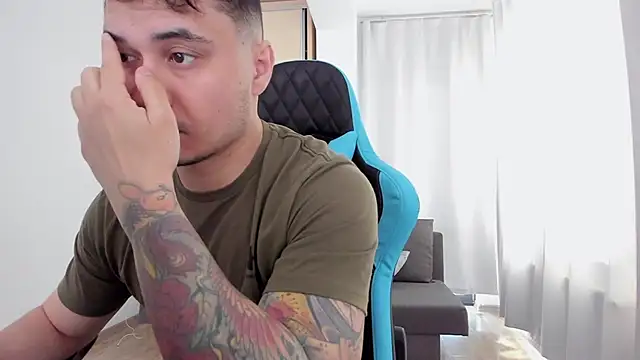 MatMalonne online show from March 2025 06:03:02 AM