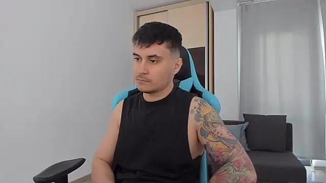 MatMalonne online show from March 2025 01:51:01 PM