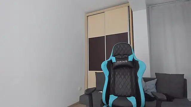 MatMalonne online show from March 2025 03:31:01 PM