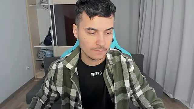 MatMalonne online show from November 2025 05:13:02 AM