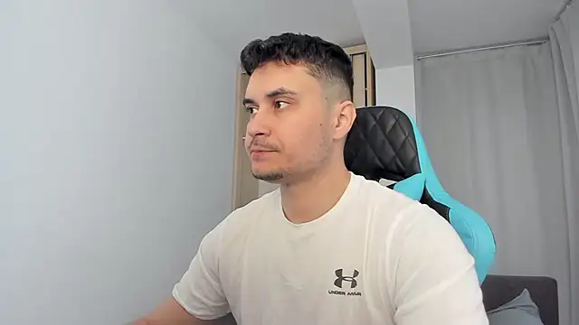 Snapshot of MatMalonne chatting on March 2026 06:48:02 AM MatMalonne online show from March 2026 06:48:02 AM