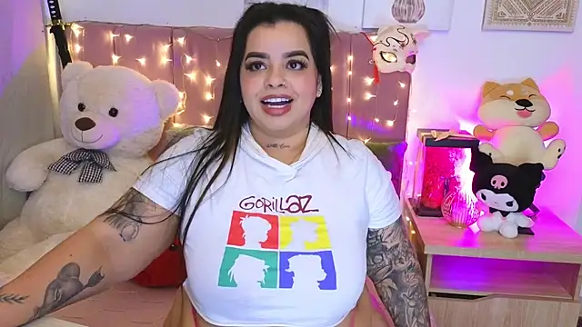 MiahJoness online show from July 2026 11:43:02 PM
