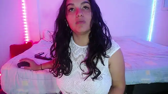 Laurenkenner  online show from March 2025 05:07:02 PM