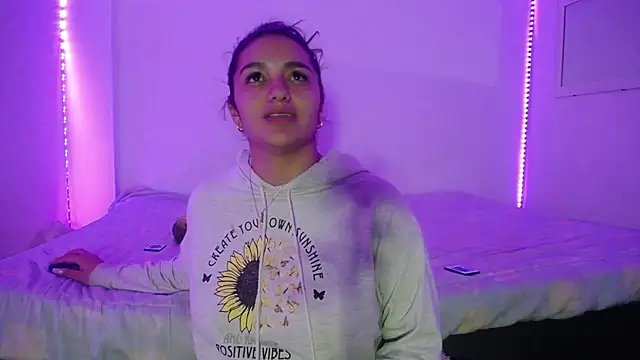 Laurenkenner  online show from March 2025 09:24:02 PM