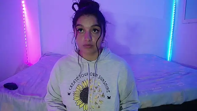 Laurenkenner  online show from March 2025 06:18:01 PM