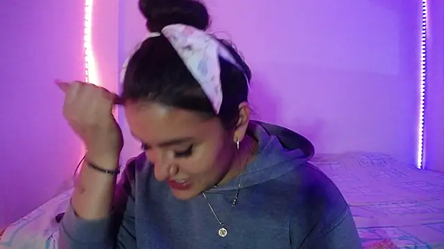 Laurenkenner  online show from March 2025 07:09:01 PM