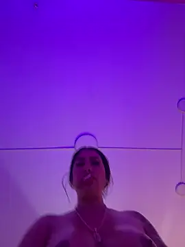 Snapshot of kiim_taaylor chatting on February 2025 02:52:01 PM kiim taaylor online show from February 2025 02:52:01 PM