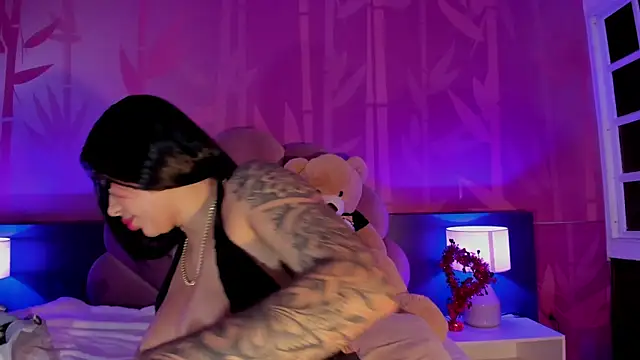 Snapshot of kiim_taaylor chatting on February 2025 05:57:02 PM kiim taaylor online show from February 2025 05:57:02 PM