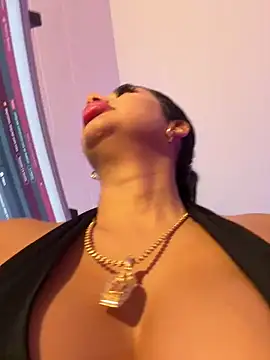 Snapshot of kiim_taaylor chatting on March 2025 11:34:02 AM kiim taaylor online show from March 2025 11:34:02 AM