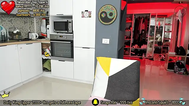 AmySuperHeroes online show from November 2025 01:28:01 PM