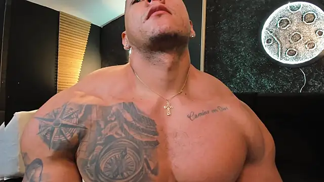 Snapshot of MassimoWalton2 chatting on December 2024 01:01:02 AM MassimoWalton2 online show from December 2024 01:01:02 AM