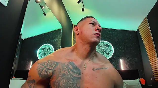 Snapshot of MassimoWalton2 chatting on January 2025 02:30:02 AM MassimoWalton2 online show from January 2025 02:30:02 AM