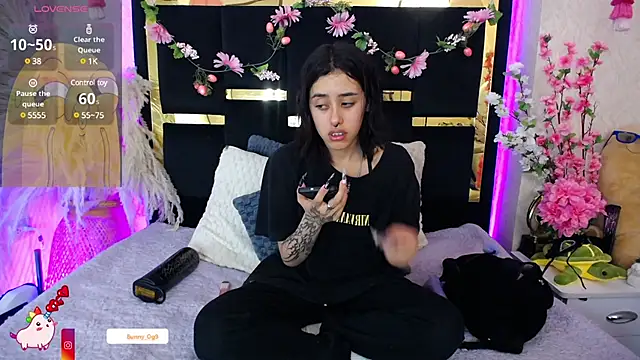 Snapshot of Bunny_O chatting on March 2025 08:29:02 PM Bunny O online show from March 2025 08:29:02 PM