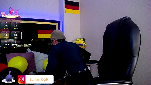 Snapshot of Bunny_O chatting on September 2025 08:25:01 PM Bunny O online show from September 2025 08:25:01 PM
