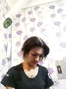 Snapshot of SweetLeila40 chatting on February 2025 09:27:02 PM SweetLeila40 online show from February 2025 09:27:02 PM