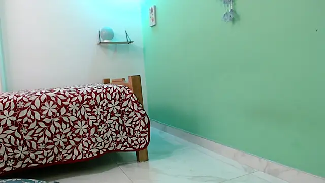 evaleribigtits18 online show from April 2026 01:36:02 AM