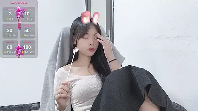 Lvy--v online show from December 2024 10:38:02 PM