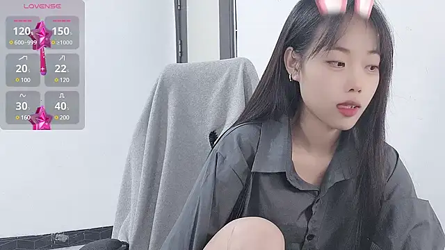 Lvy--v online show from December 2024 07:48:02 PM