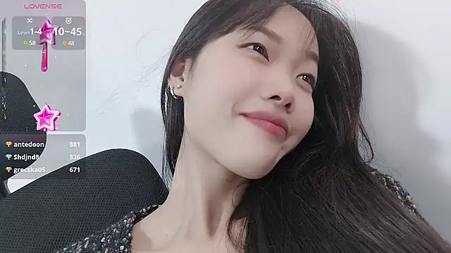 Lvy--v online show from December 2024 01:45:01 AM