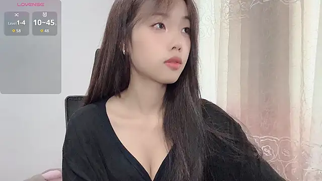 Lvy--v online show from September 2025 01:49:01 AM