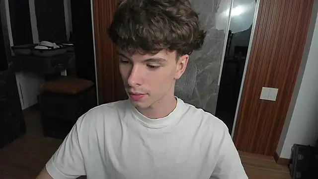 Snapshot of calvin_love_you chatting on May 2026 05:01:01 PM calvin love you online show from May 2026 05:01:01 PM