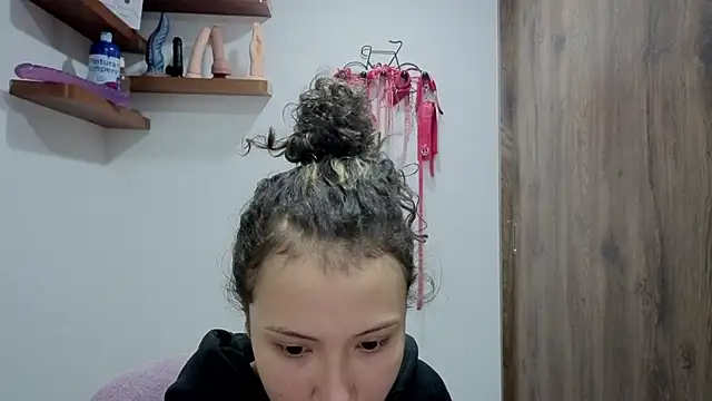 avans 15 online show from November 2025 11:19:02 PM