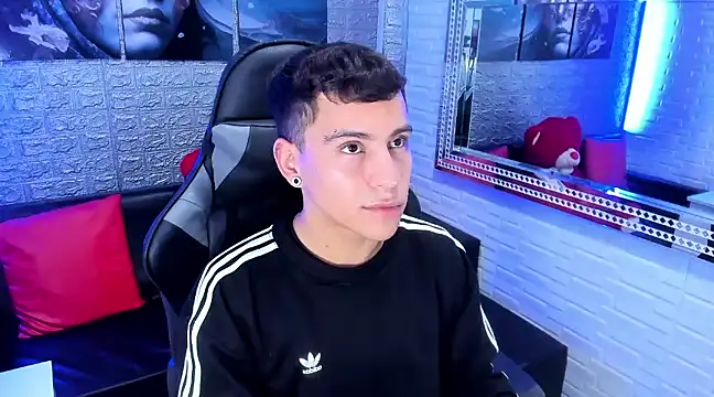 Snapshot of salvadorgomezx chatting on December 2024 10:47:02 PM salvadorgomezx online show from December 2024 10:47:02 PM