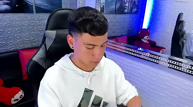 Snapshot of salvadorgomezx chatting on December 2024 11:02:02 PM salvadorgomezx online show from December 2024 11:02:02 PM