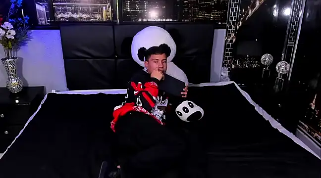 Snapshot of salvadorgomezx chatting on December 2024 10:23:02 PM salvadorgomezx online show from December 2024 10:23:02 PM