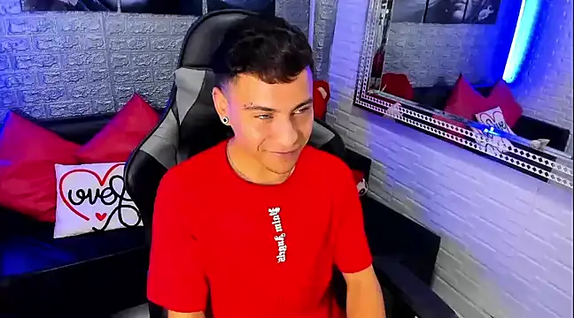 Snapshot of salvadorgomezx chatting on January 2025 12:48:01 AM salvadorgomezx online show from January 2025 12:48:01 AM