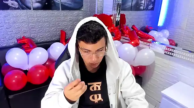 Snapshot of salvadorgomezx chatting on February 2025 03:33:01 AM salvadorgomezx online show from February 2025 03:33:01 AM