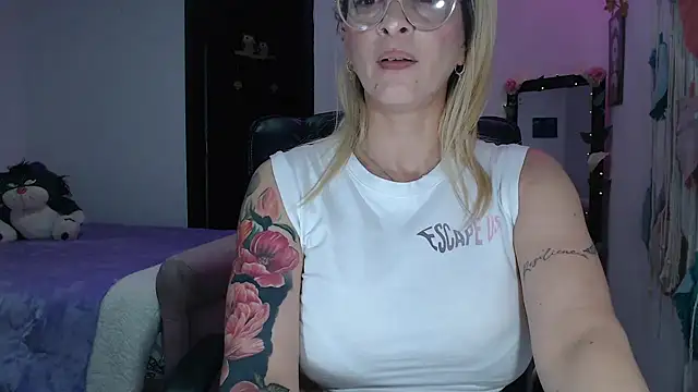 yulieth anamar online show from March 2025 01:38:02 AM