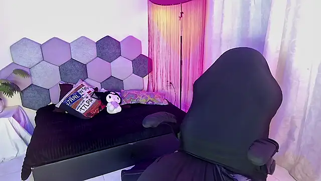 Horny tgn online show from May 2026 06:20:01 PM