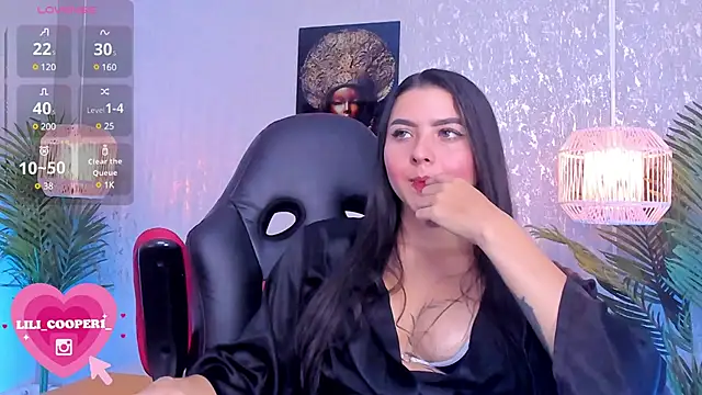 Snapshot of lilicooper_ chatting on December 2024 07:32:02 PM lilicooper online show from December 2024 07:32:02 PM