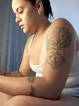 rebeccaareys online show from February 2026 08:35:02 PM