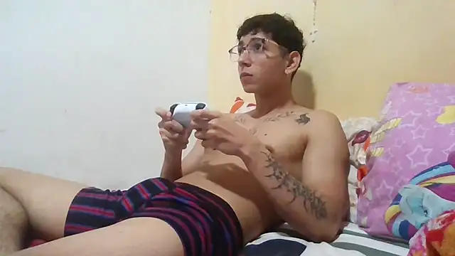 Dillom420 online show from December 2024 03:49:01 AM