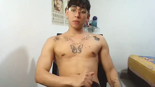 Dillom420 online show from February 2025 08:52:02 PM