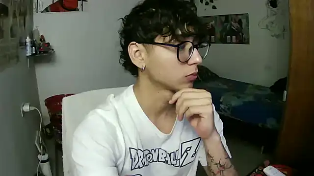 Dillom420 online show from December 2025 05:03:01 AM