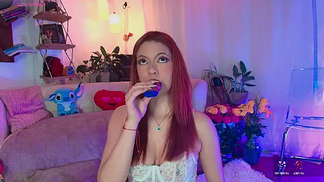 Snapshot of HANNAH_LOVEE chatting on June 2026 02:35:02 AM HANNAH LOVEE online show from June 2026 02:35:02 AM
