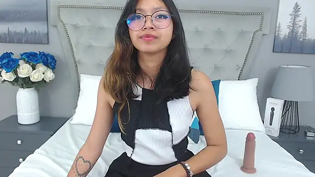 Yommi Winx online show from January 2025 12:54:01 AM