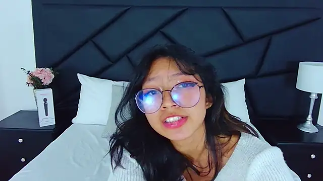 Yommi Winx online show from February 2025 06:45:02 AM