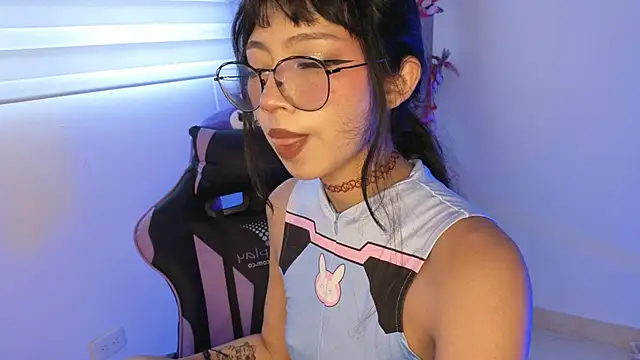 Yommi Winx online show from April 2026 09:34:01 PM